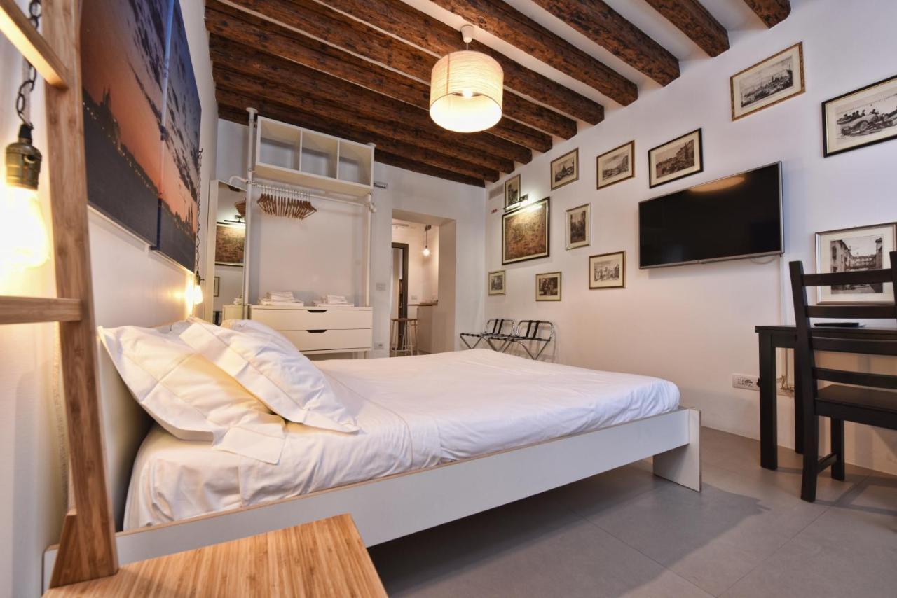 Lively Castello Comfort Room Private Bath & Privacy Venedik Dış mekan fotoğraf
